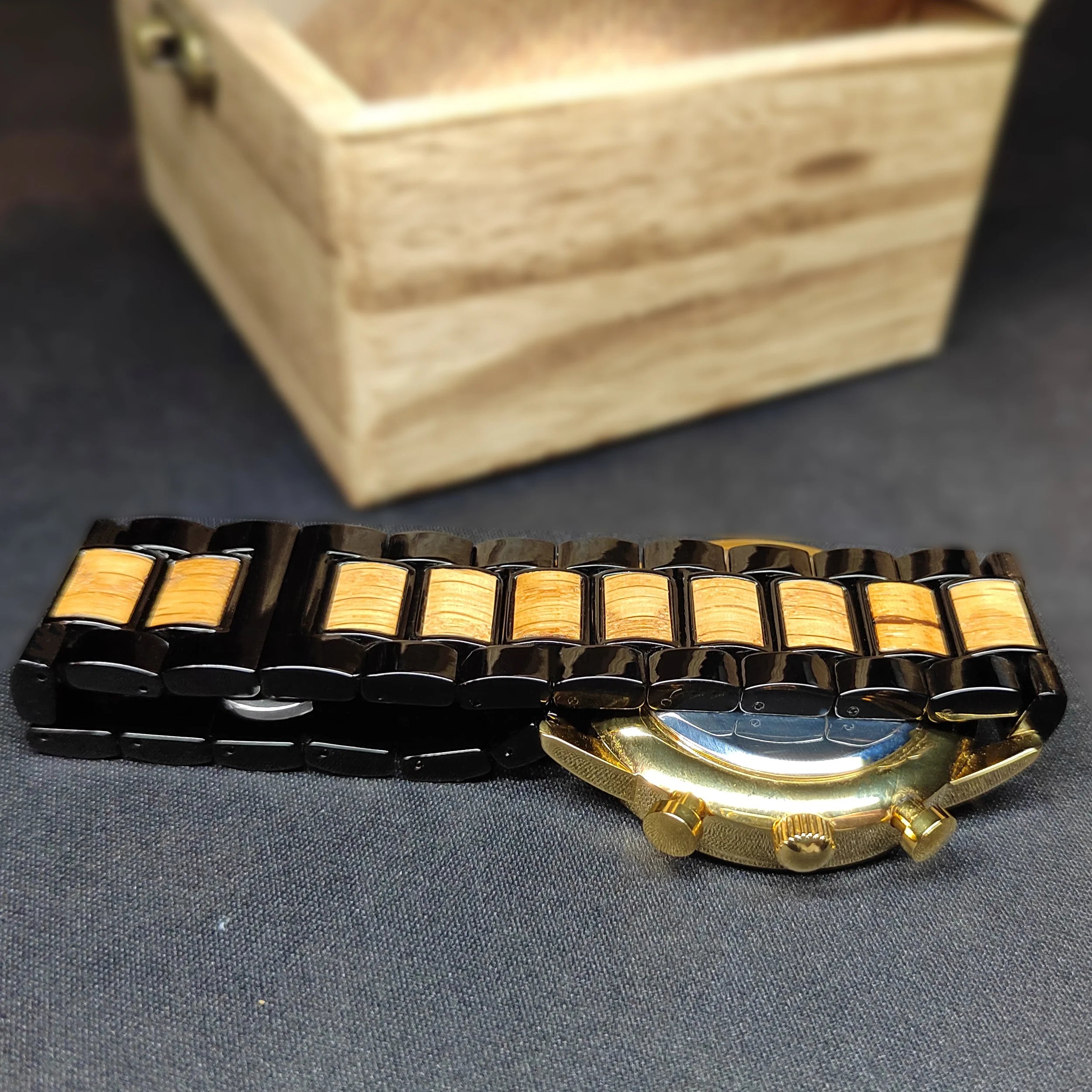 Luxury Men’s Wooden Chronograph Watch – Unique Design, Stylish Gift Timepiece