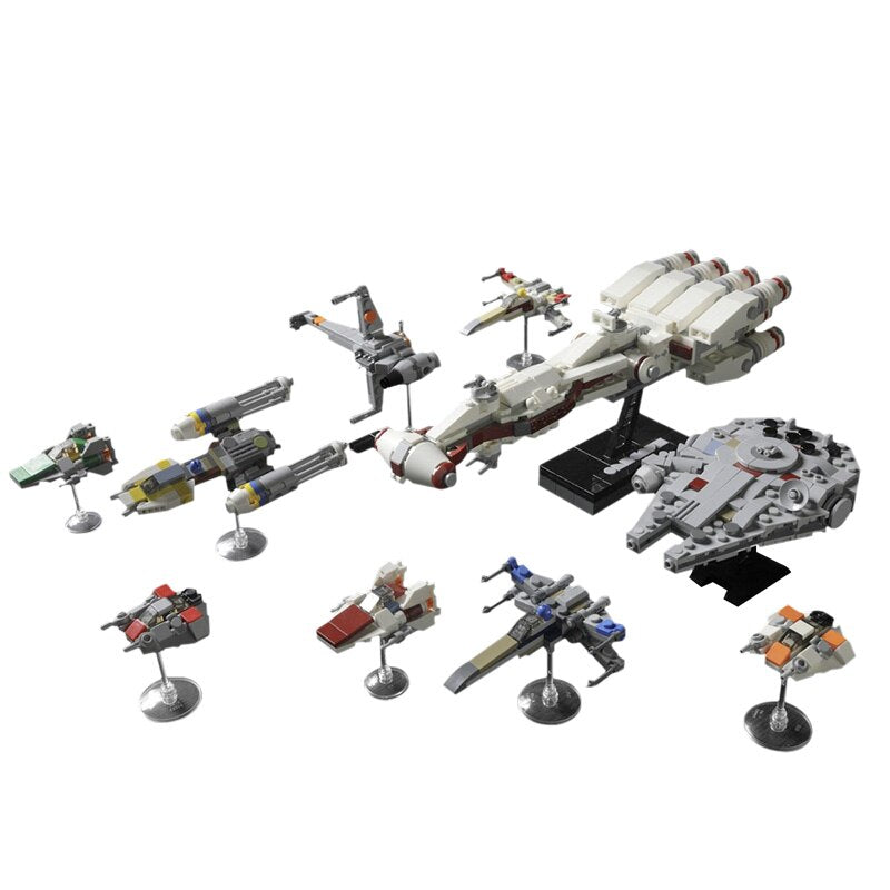 building-block-model-white-fighter-toy.jpg