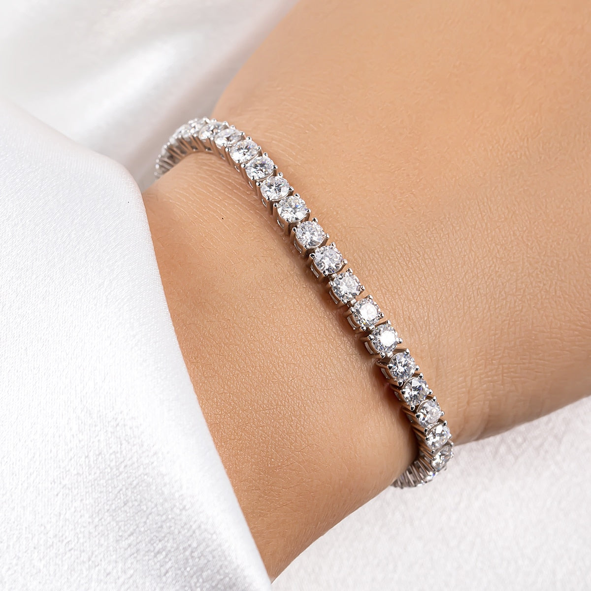 diamond-tennis-bracelet-for-woman.jpg