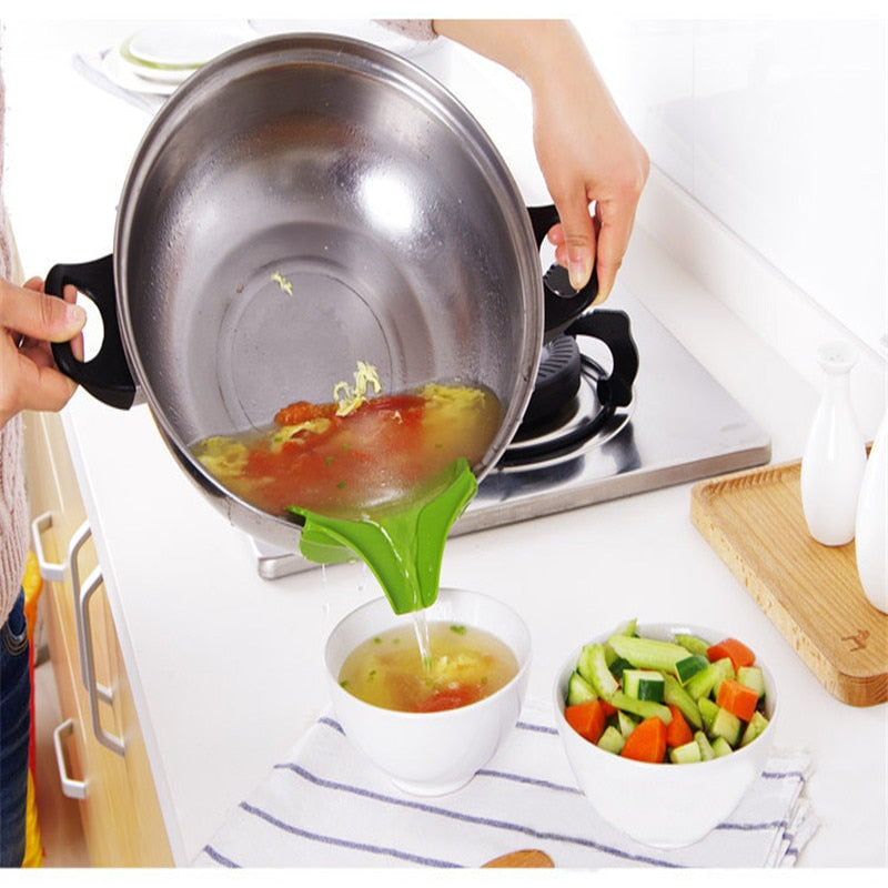 2pcs-anti-spill-silicone-slip-on-pour-soup-spout-funnel.jpg